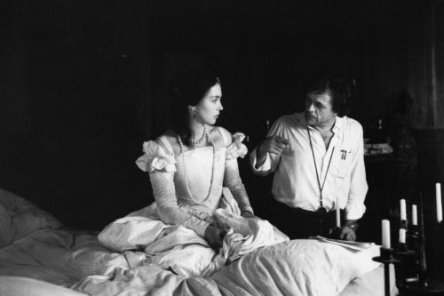 LUC ROUX Isabelle Adjani et Patrice Chéreau, tournage de La Reine Margot, Villefranche sur Mer, 1994