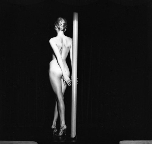 PAUL DE CORDON Danseuse du Crazy Horse, Paris, 1959